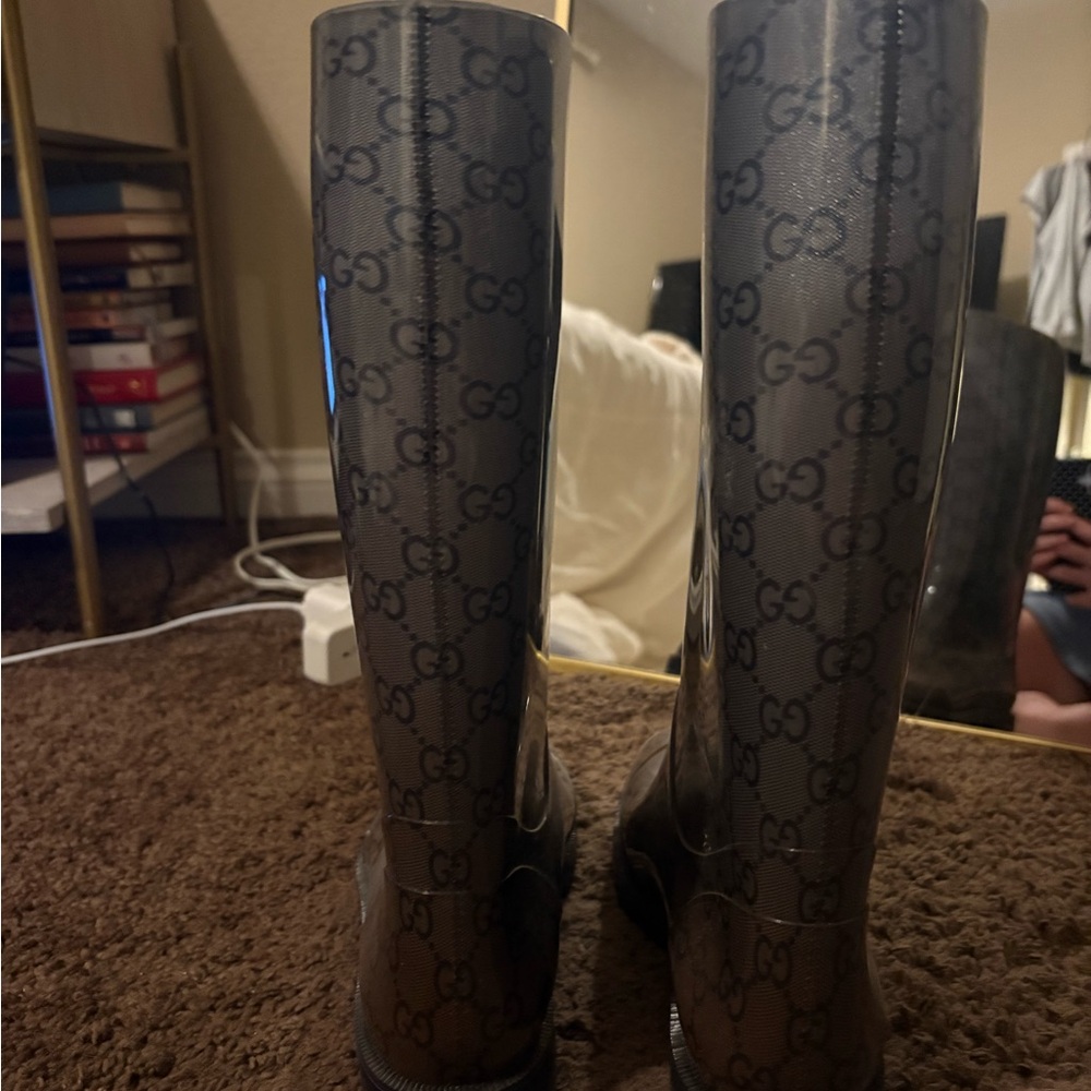 Gucci Women's Dark grey Monogram Rain Boots - Picture 5 of 5